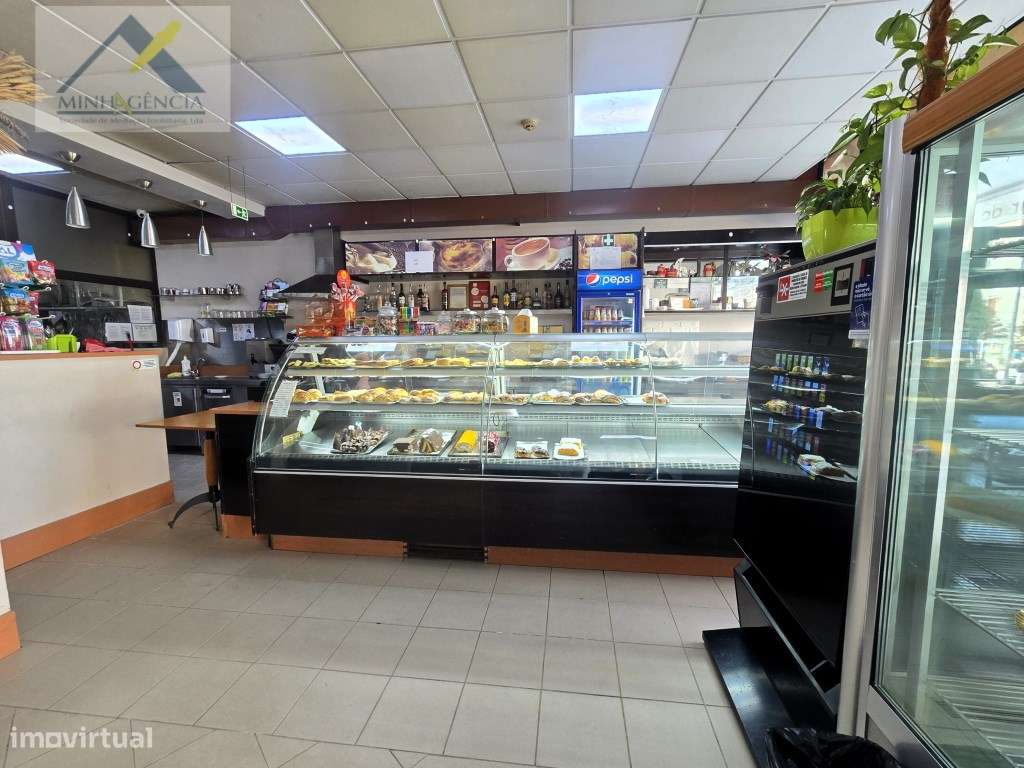 Pastelaria com fabrico próprio no centro de Setúbal - Grande imagem: 5/18