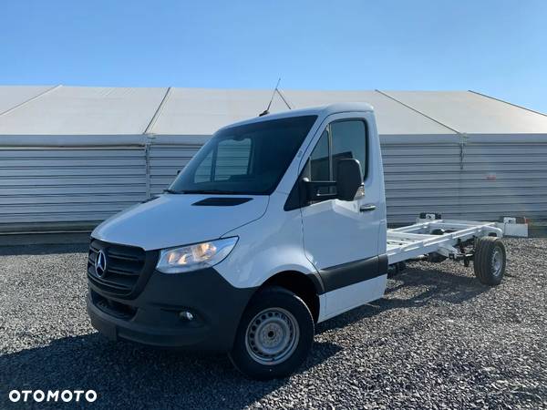 Mercedes-Benz Sprinter - 1