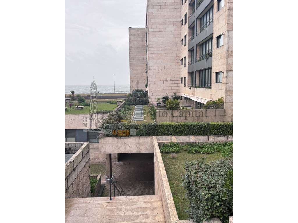 OPORTUNIDADE DE INVESTIMENTO ATIVO COMERCIAL EM LEÇA DA PALMEIRA - Grande imagem: 2/21