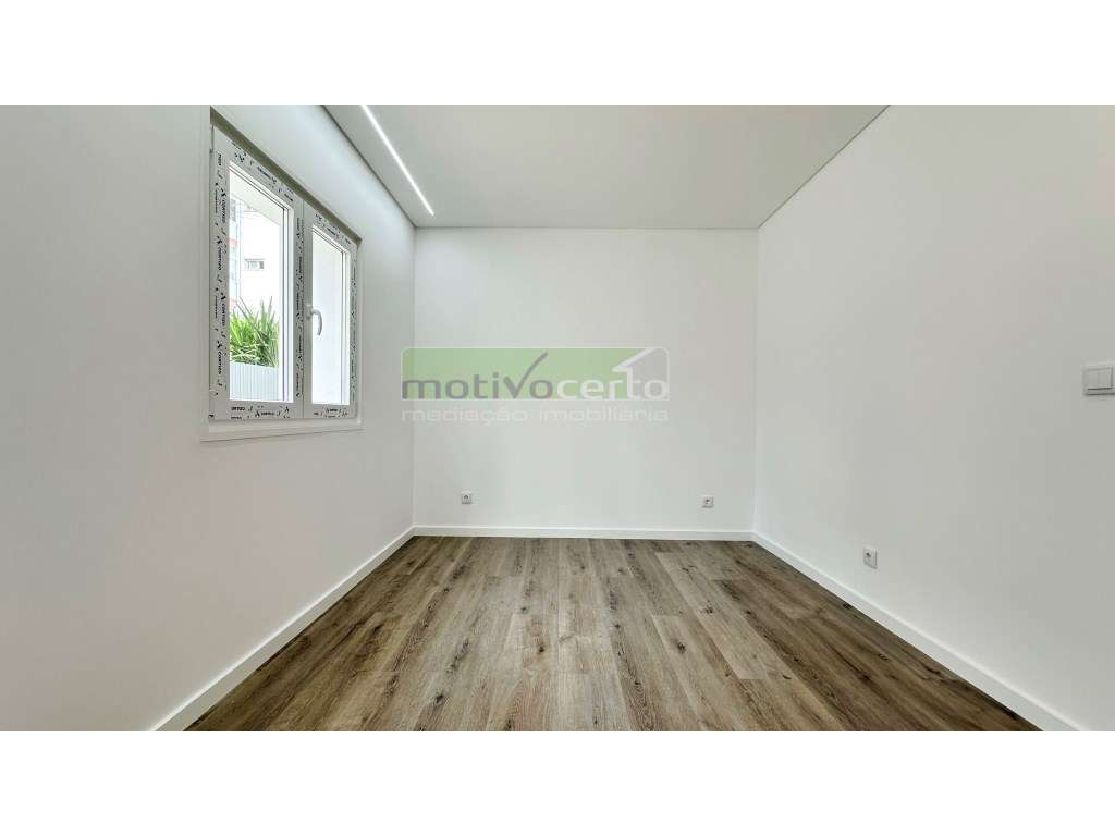 Possibilidade de PERMUTA - Moradia Isolada T4 no Cacém, Sintra. Aca...-7