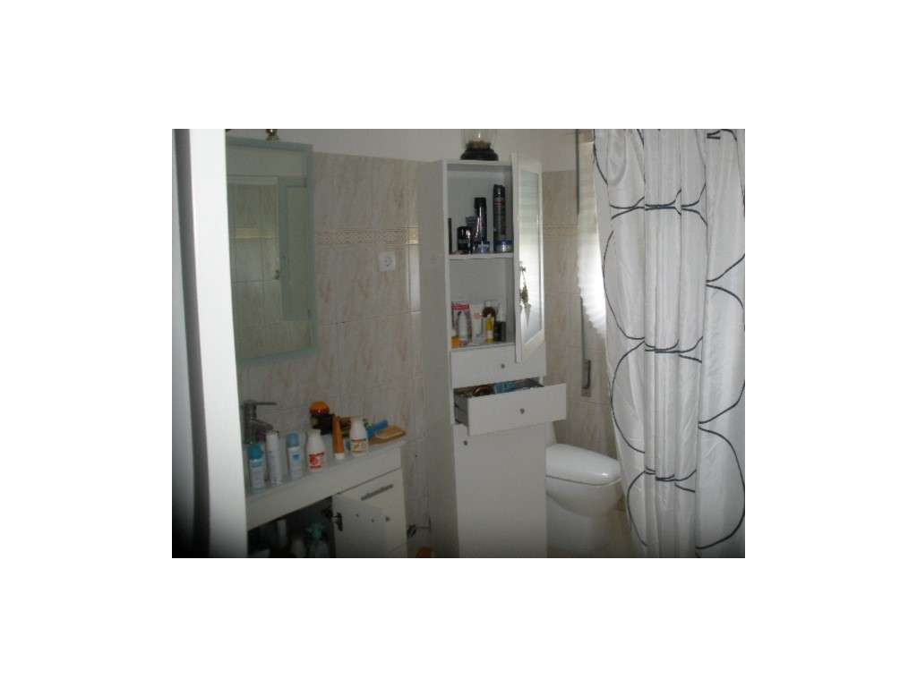 Moradia T3+2 individual, térrea com anexo T2 e piscina na zona de C...-26