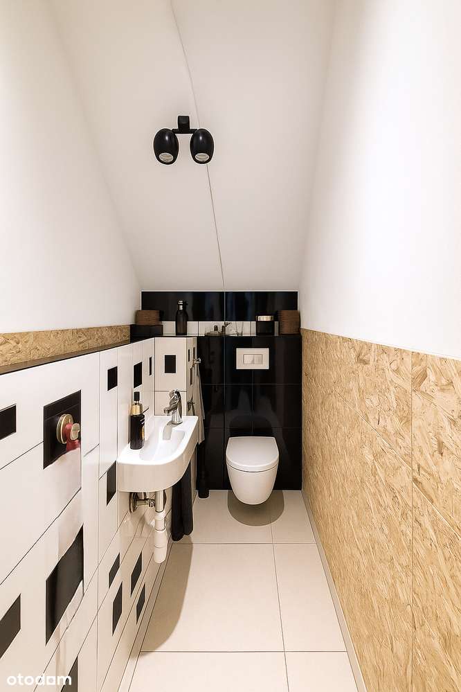 Komfortowy dom 177 m2 z pompą ciepła i dużym ogrodem 900m2 / Bielawa-17