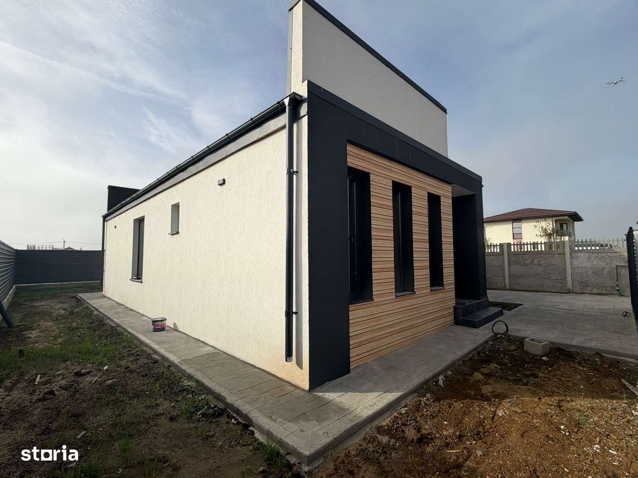 Casă Individuală de Vânzare în Comuna Berceni – 4 Camere, 360 mp - Imagine principală: 4/18