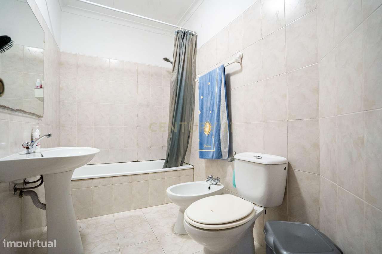 T3 com espaço exterior em Marvila – Excelente oportunidade em zona em-18