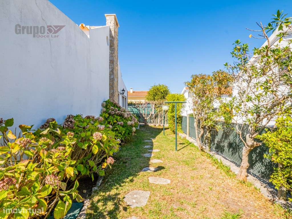 Moradia Isolada T3 com Piscina em Sesimbra-3