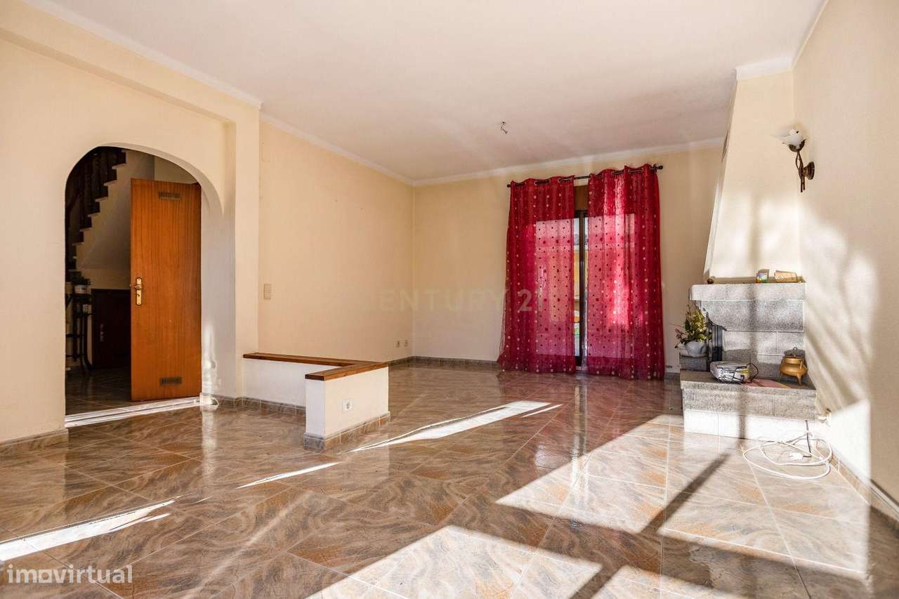 Moradia Isolada T3+1 com Garagem, Anexo e Jardim - Charneca da Caparic - Grande imagem: 4/24