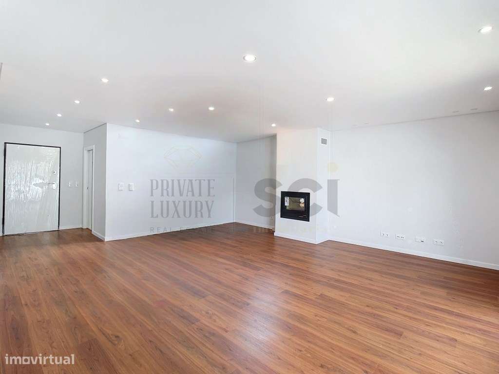 Moradia T4 Térrea Isolada em Azeitão com Piscina e Garagem-6