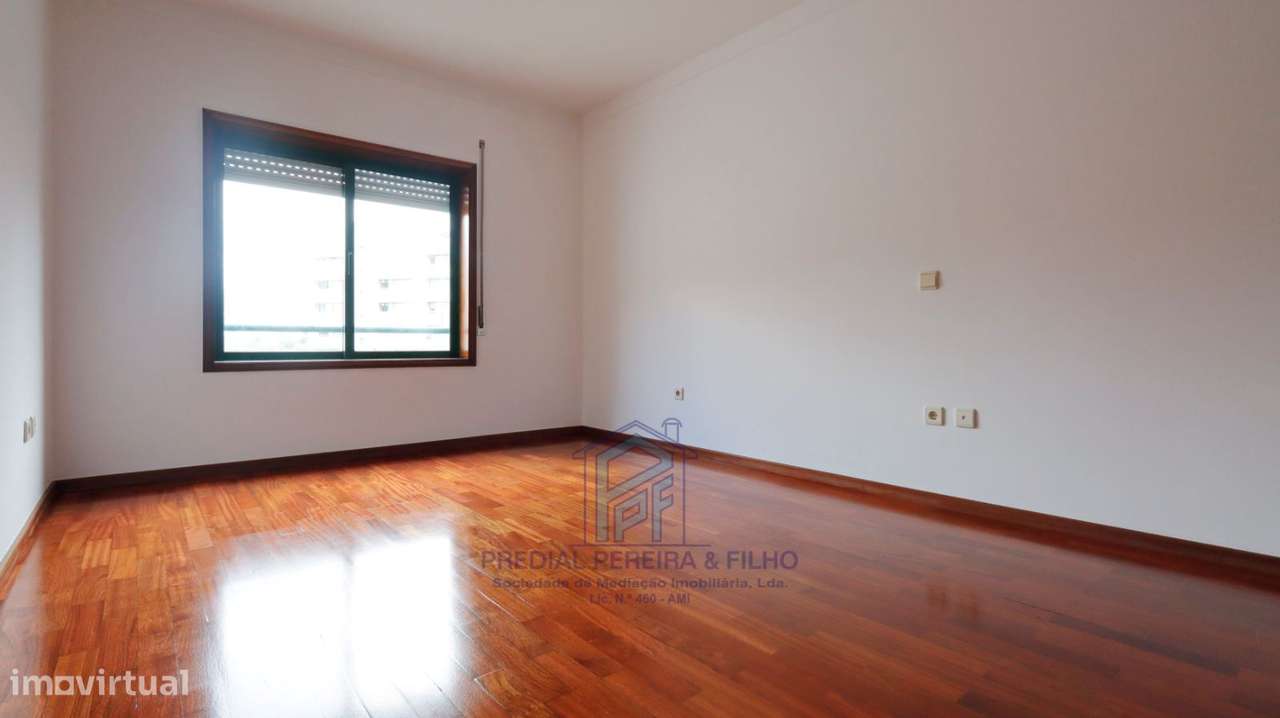 Apartamento Espaçoso T3 - Rio Tinto / Venda Nova-16
