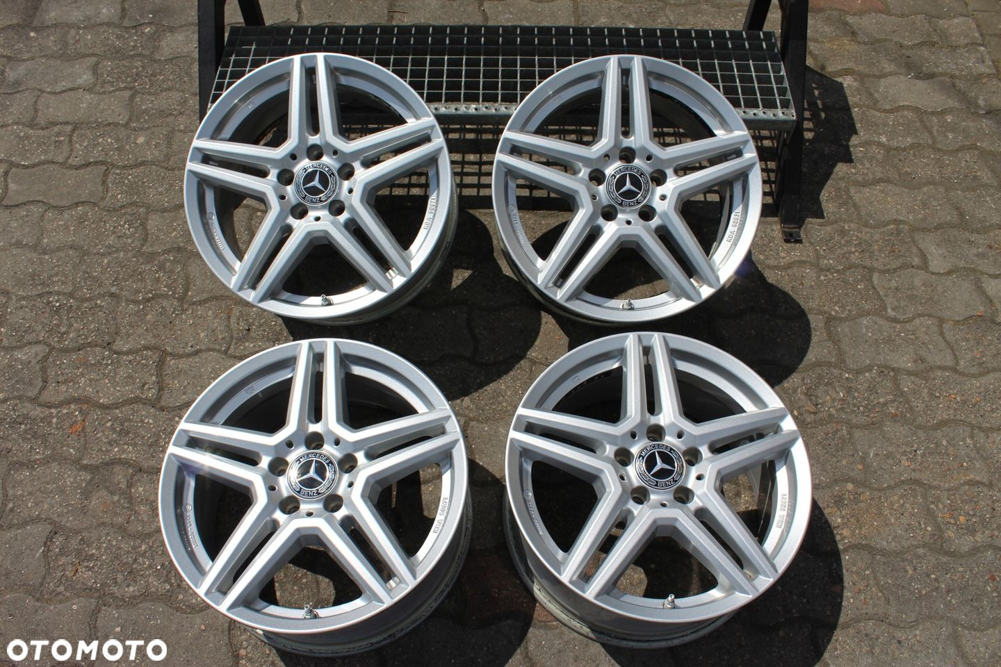 UNIWHEELS MERCEDES 17cali 5x112 ET36 7,5J TPMS - 2