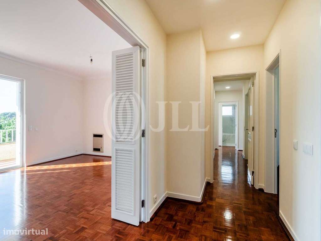 Apartamento T3+1, com varanda e estacionamento, na Parede - Grande imagem: 5/23