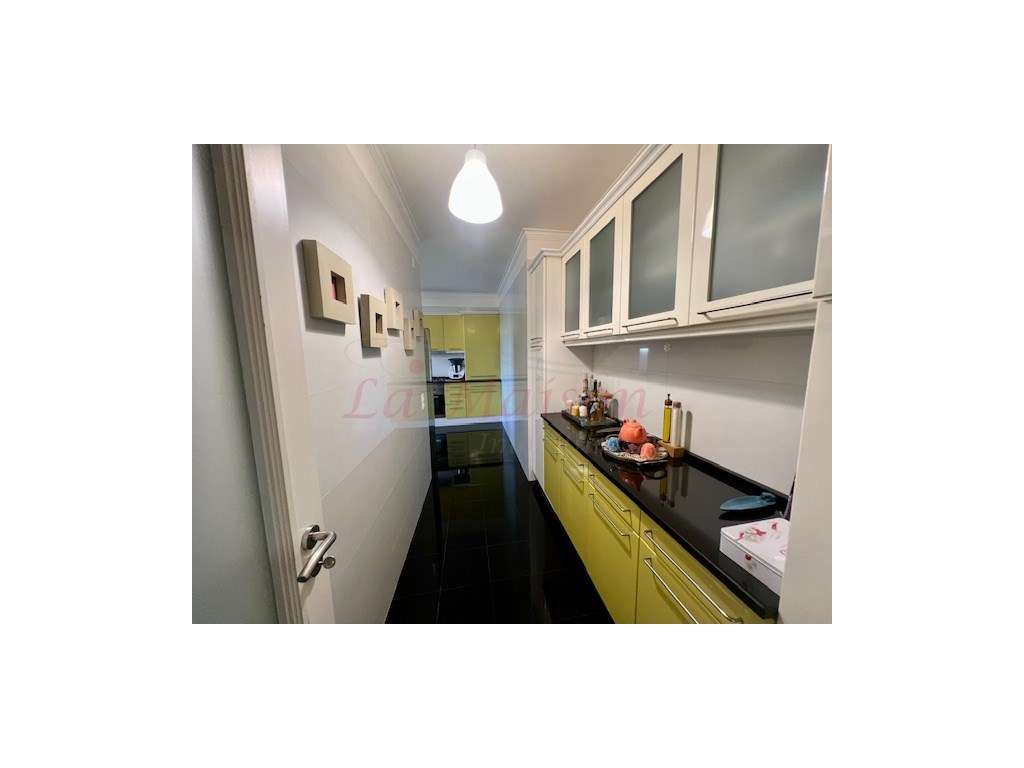 Apartamento T4 no Infantado-16