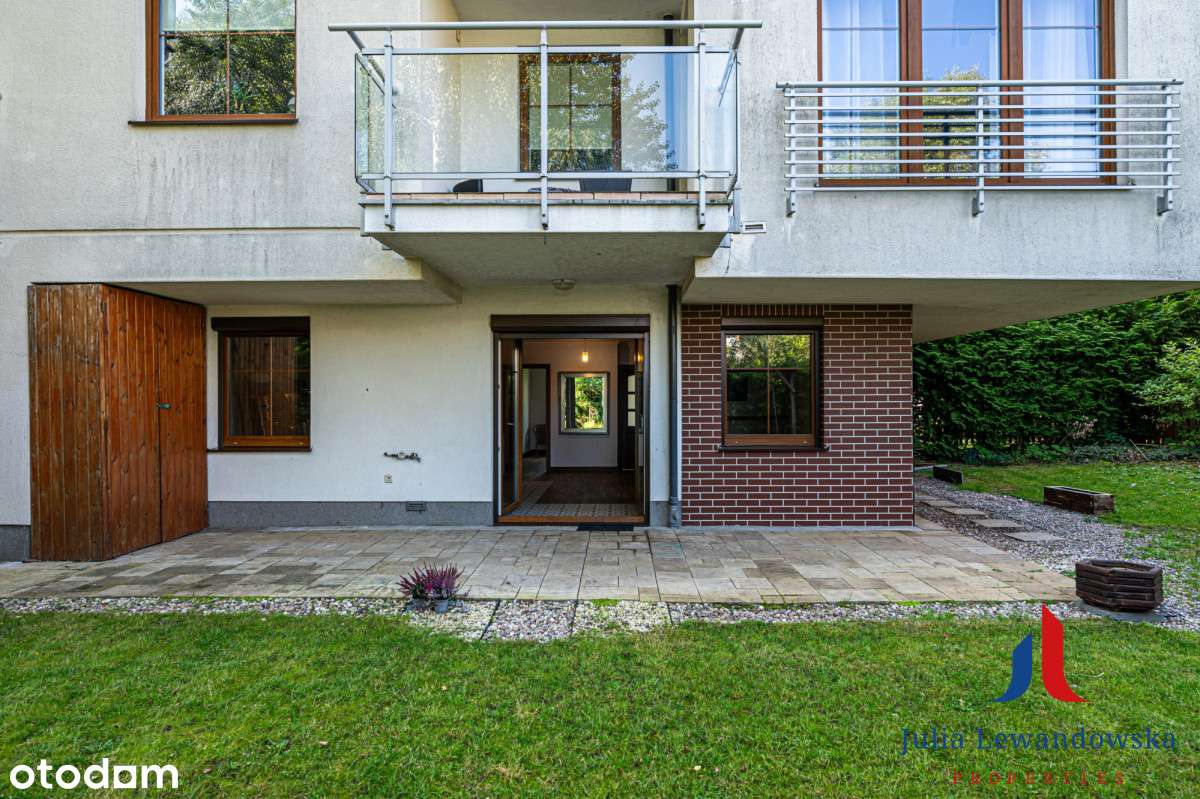 Rodzinne mieszkanie z dużym zielonym ogrodem-14