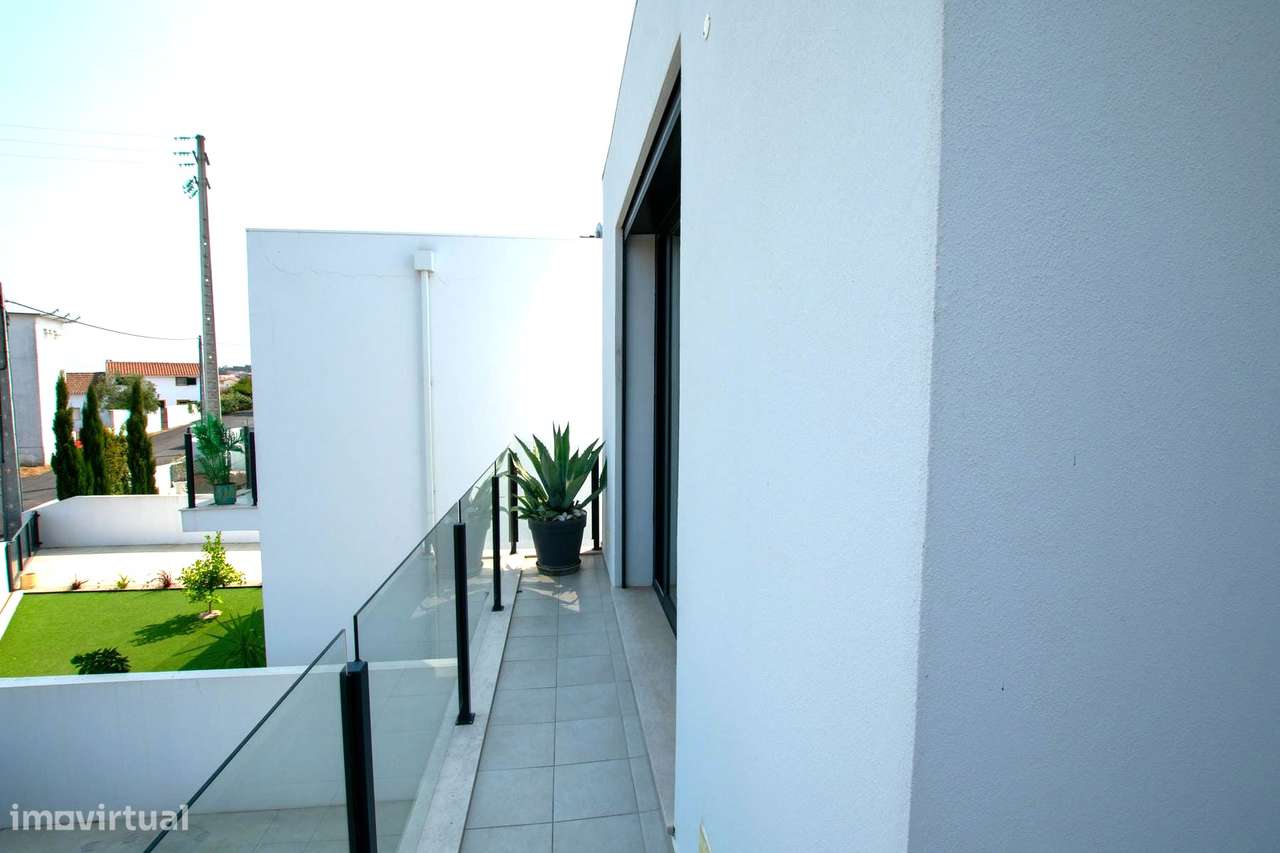 Moradia T4 com piscina e jardim - perto de São Martinho do Porto-28