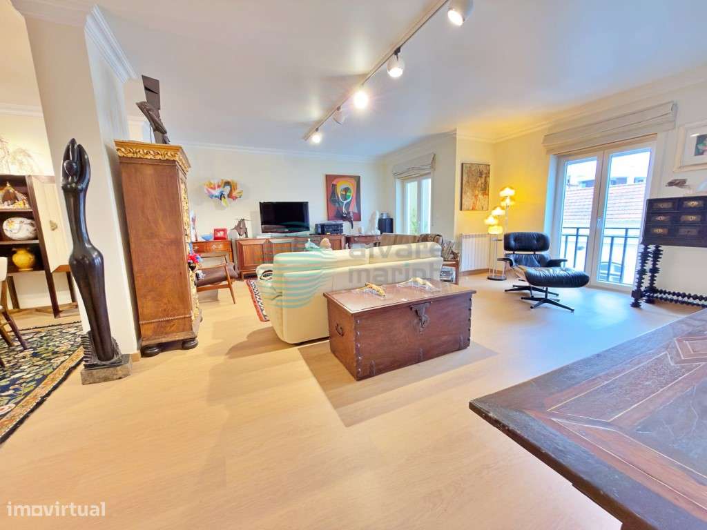 Apartamento T5, com 3 varandas, 2 lugares de estacionamento e Arrec...-7