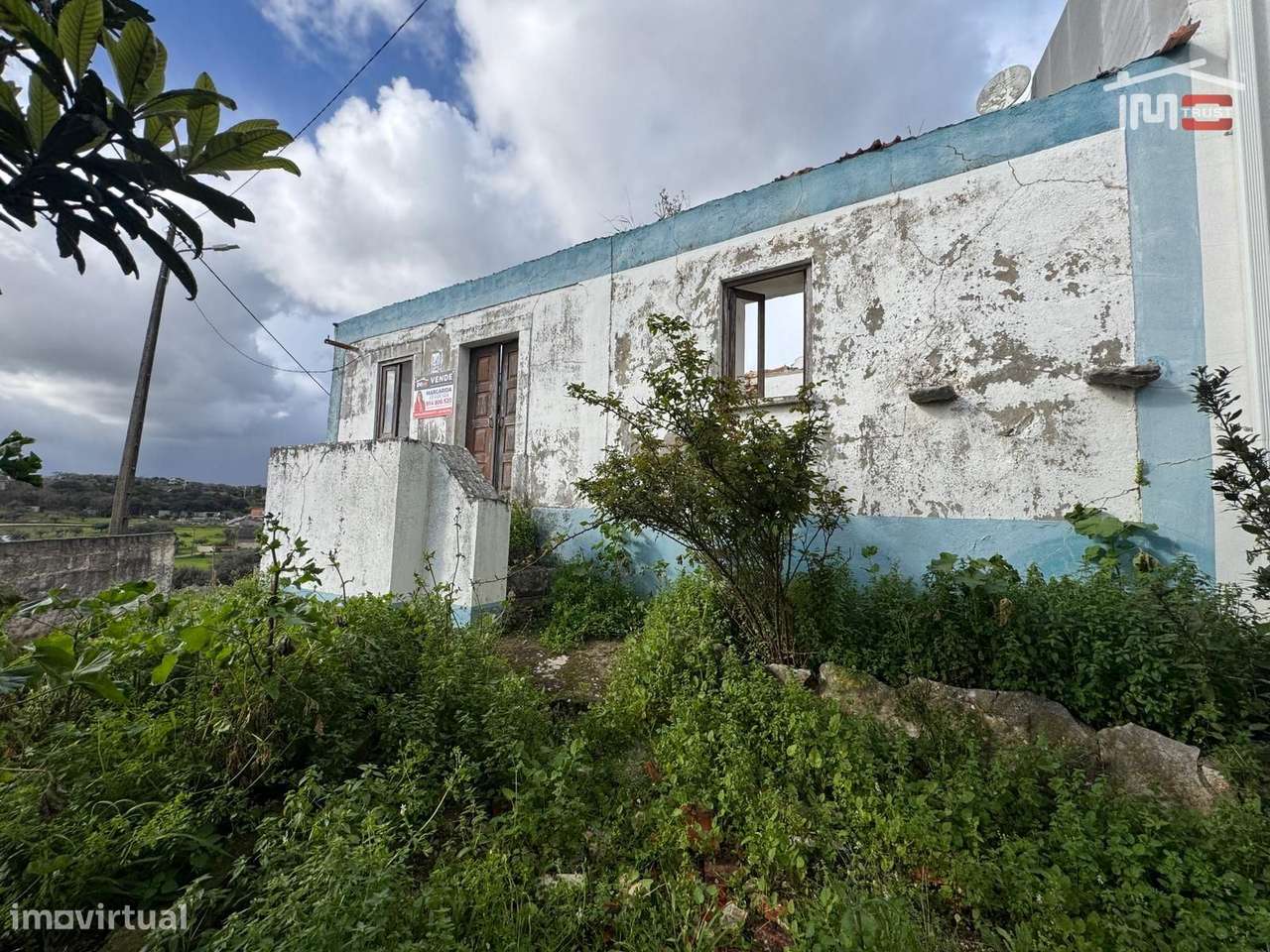 MORADIA T3 PARA RECONSTRUÇÃO E TERRENO URBANO COM 770,50 m² PROXIMO... - Grande imagem: 3/39