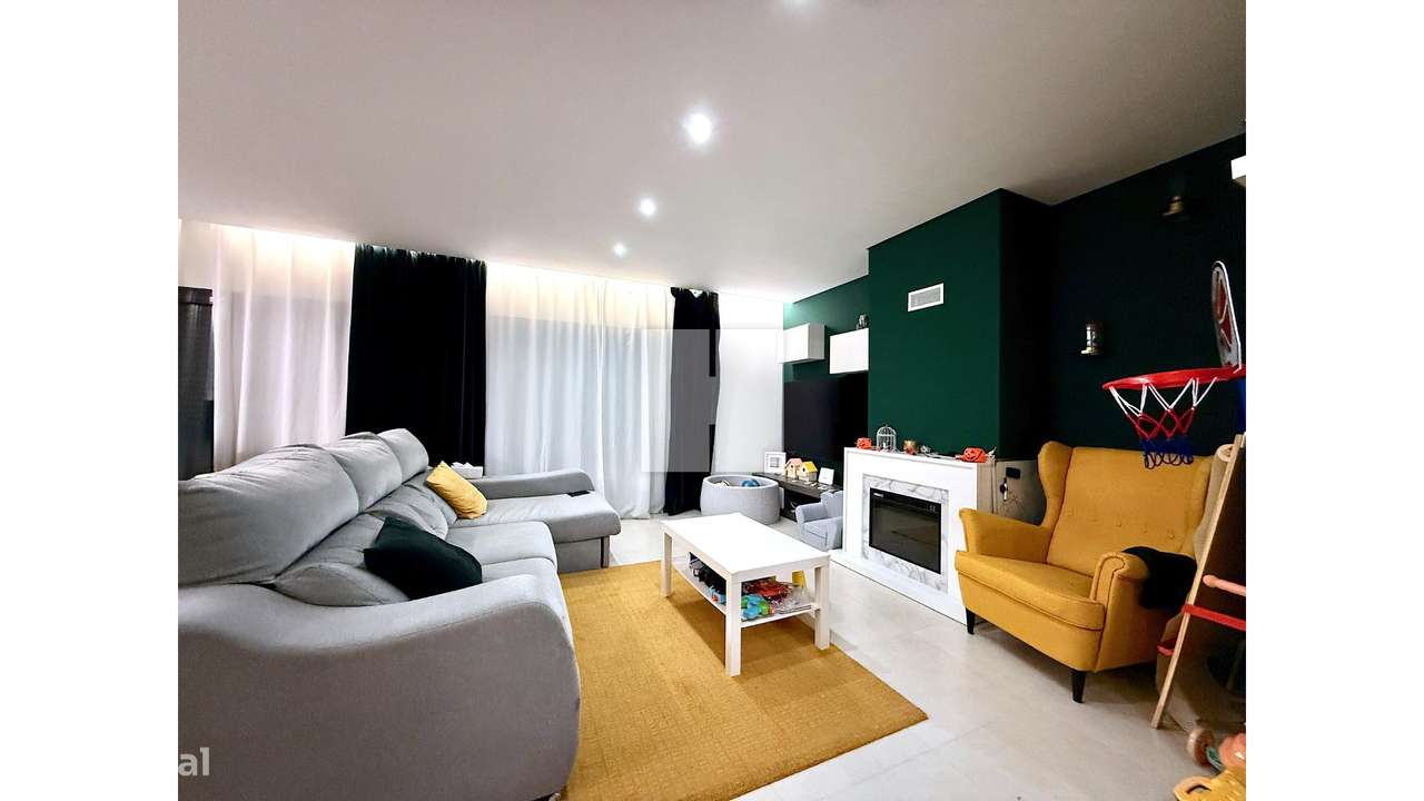 Apartamento T3 c/ Garagem-12