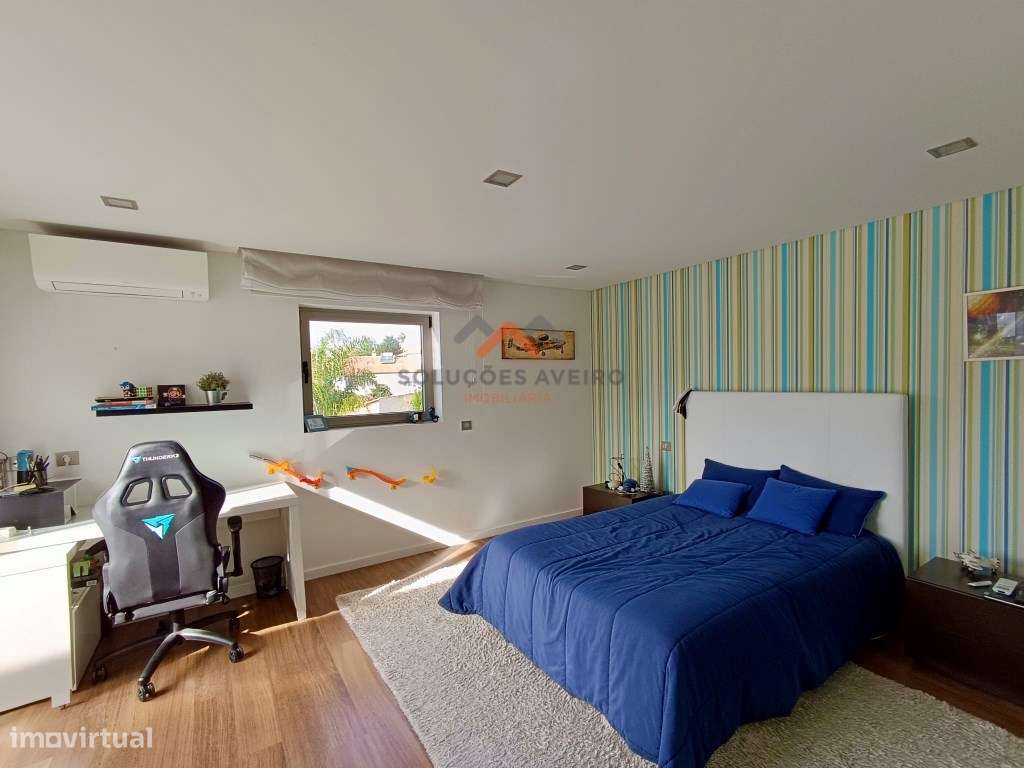 Moradia Contemporânea de Luxo com jardins tropicais e Design Exclus...-29