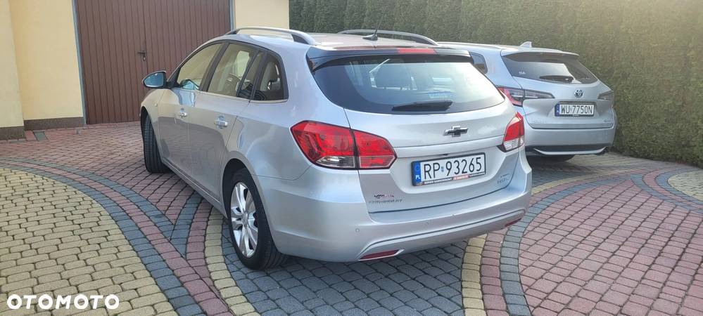 Chevrolet Cruze - 14