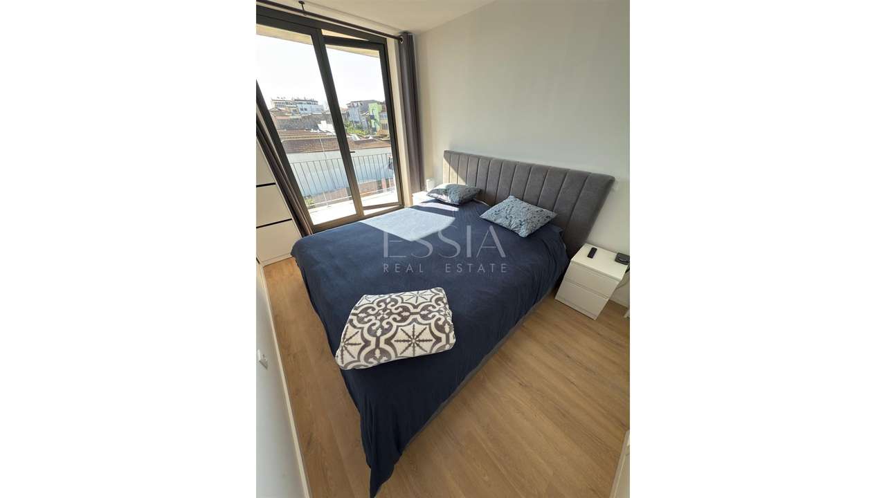 Apartamento T2 com Varanda em Campanhã-9