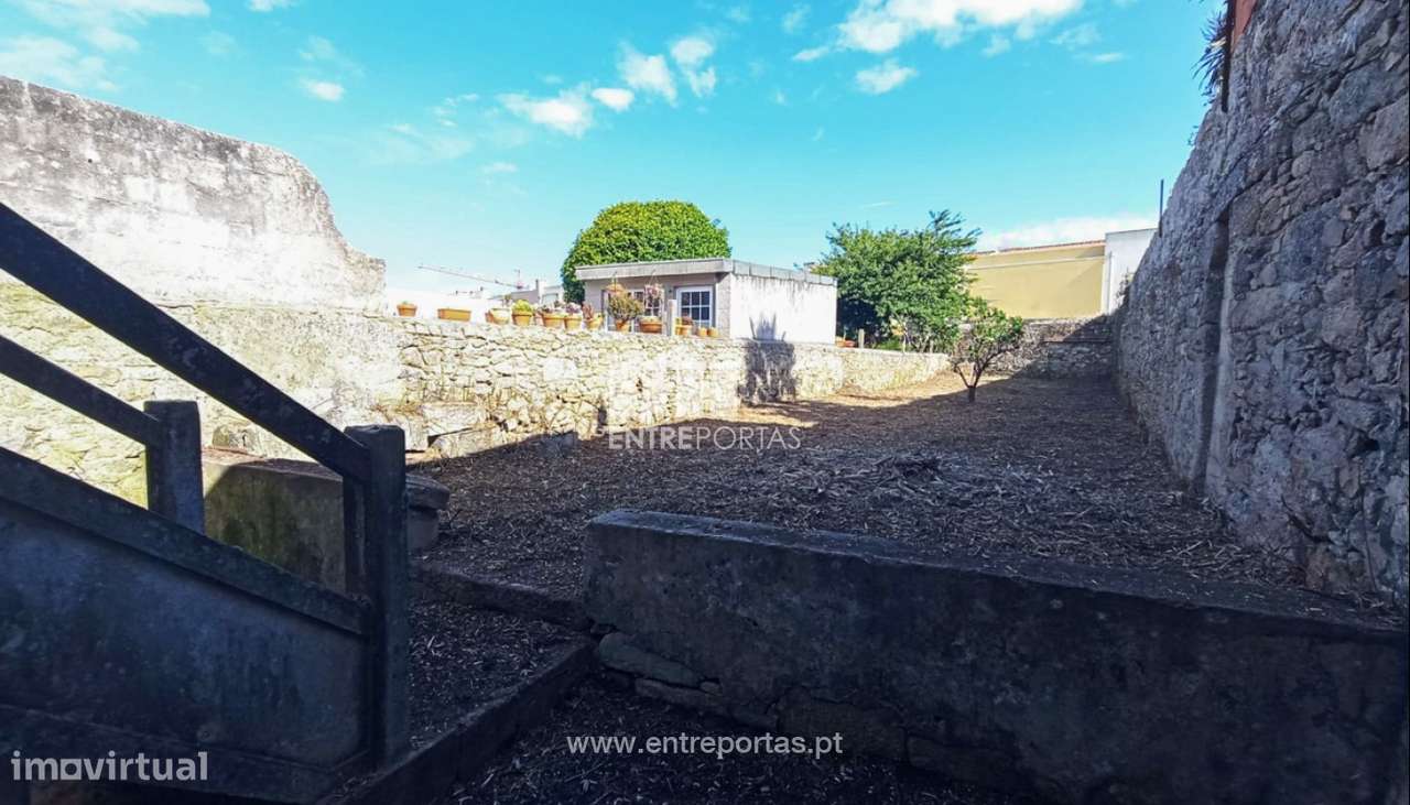 Venda de Moradia V3 para restauro, no centro da cidade, Vila do Conde - Grande imagem: 4/7