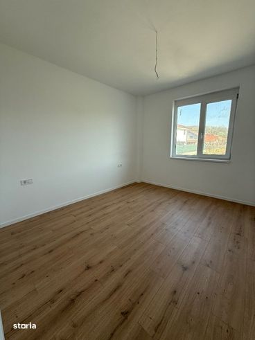Apartament 3 camere , bloc nou , strada Zăvoaie-3