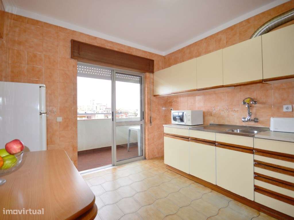 Apartamento T2 Mobilado em Quarteira, Algarve - Grande imagem: 3/17