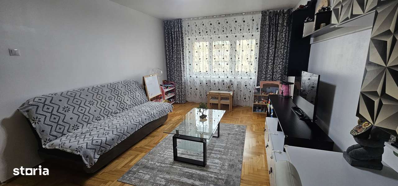 Apartament de vanzare 2 camere decomandat zona Faget-0