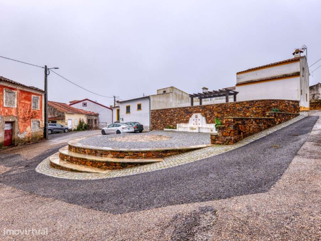 Moradia T4 com Quintal e Terraço, a Apenas 4 Minutos do Centro da V...-38