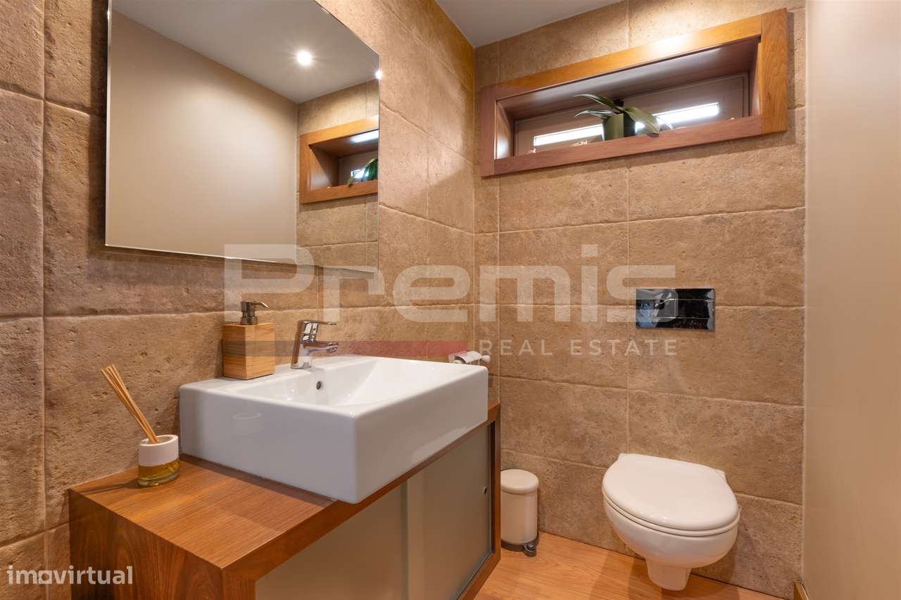 Moradia T5, com jardim e garagem para 4 carros, em Vila Nova de Gaia-9