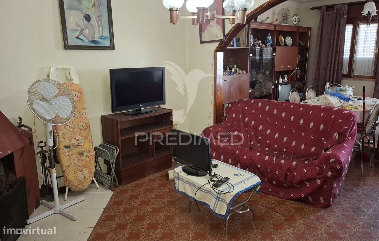 Moradia T2 com anexos e terreno na Vila de Alpiarça. - Grande imagem: 3/12