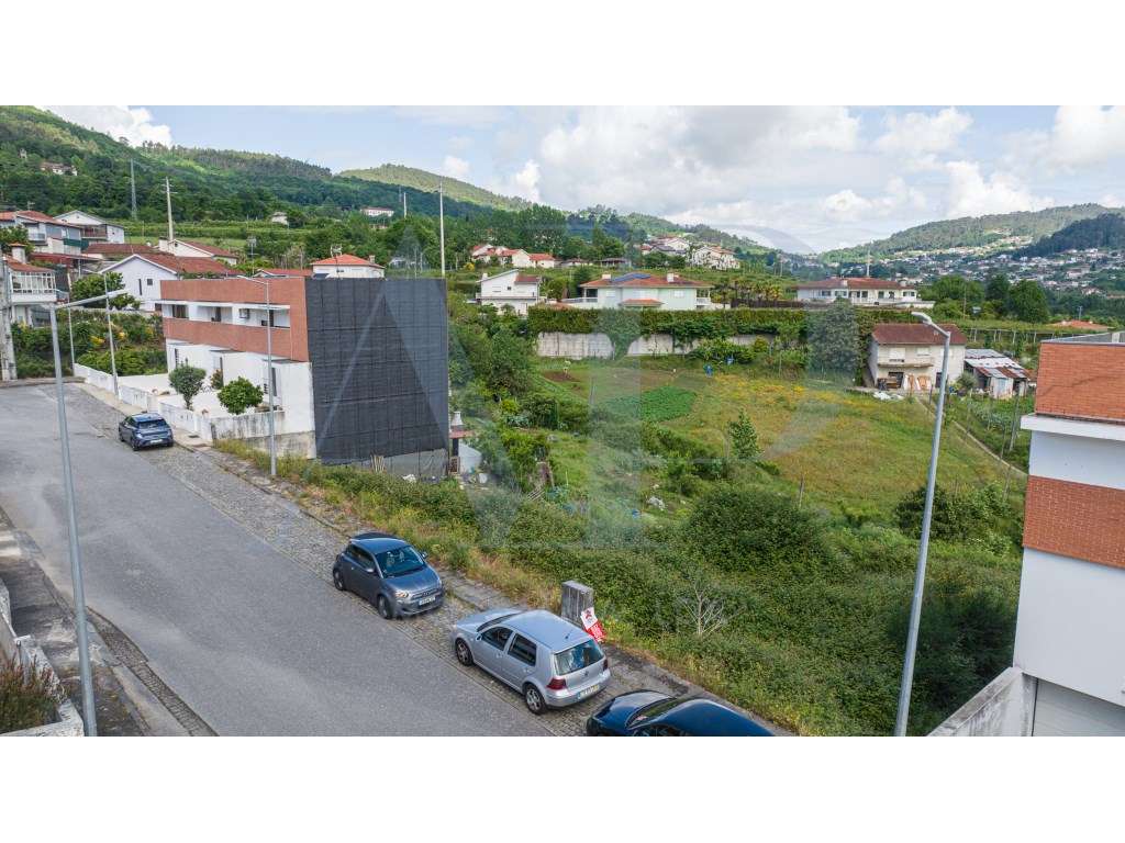 Lote para Moradia em Banda na Urbanização Vale da Gandra-12