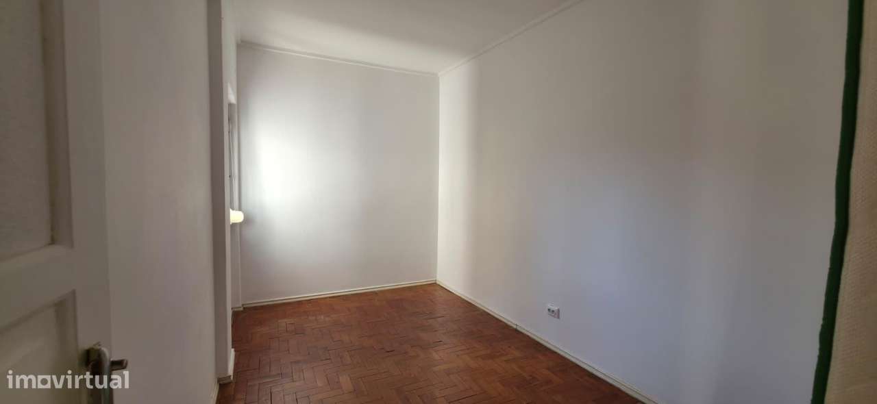 Apartamento T1 localizado na Falagueira-5