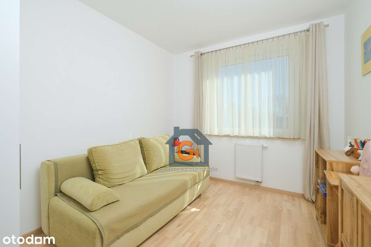 Sprzedam 4 pok mieszkanie o pow. 90m2 + miejsce parkingowe w garażu.-19