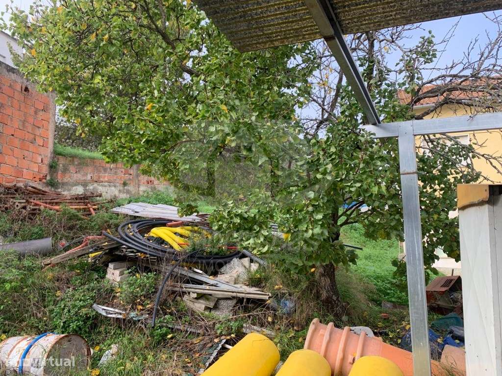 Terreno urbano com 323 m² em Vale de Figueira, São João da Talha - Grande imagem: 5/6