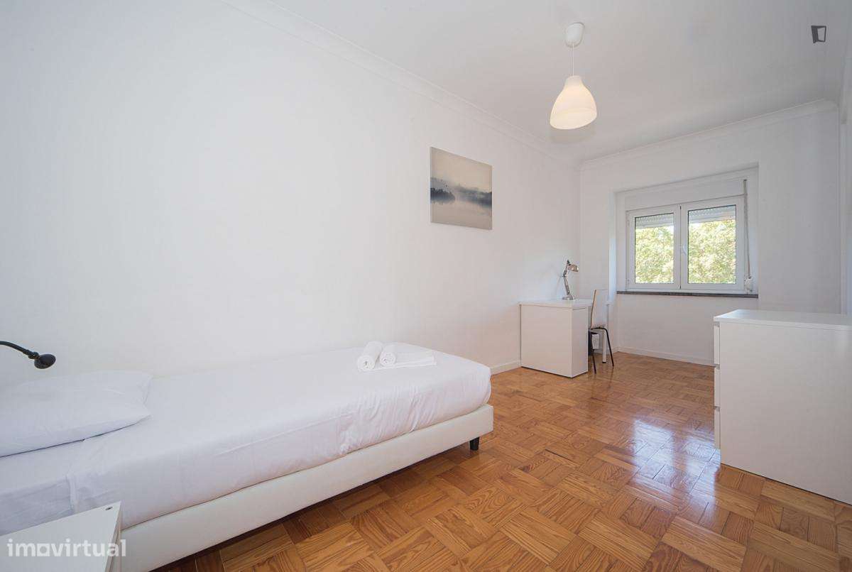 Quarto - localizado em Sete Rios Lisbon - Grande imagem: 4/6