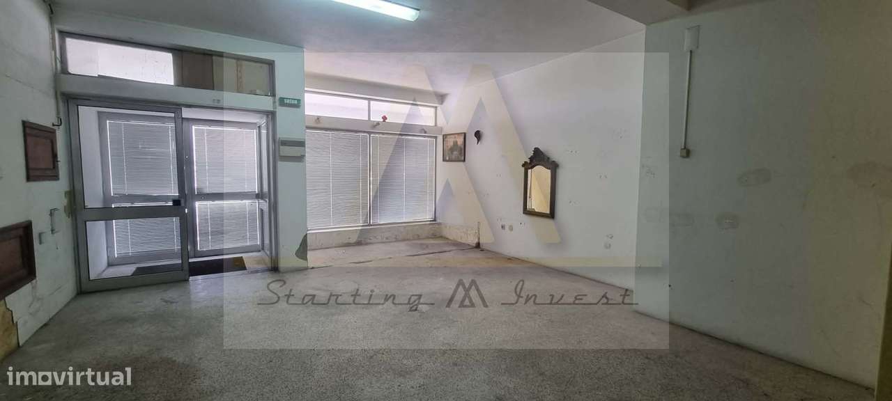 LOJA situada na rua 5 de Outubro em Vila do Conde.-7