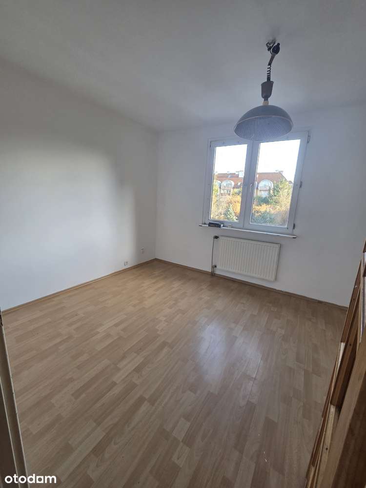 Trzypokojowe,  I piętro, balkon ogródek , brak PCC-3