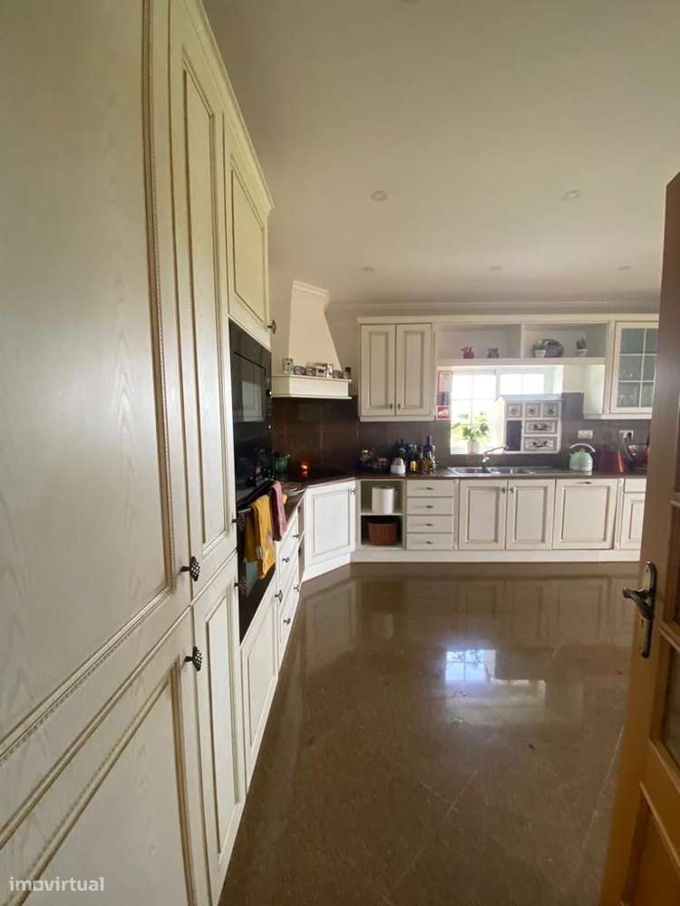 Magnífica Quinta V8 com piscina e deslumbrante vista mar. Localizada-48