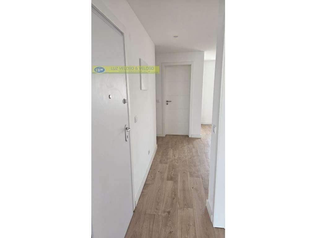 T2 Amadora REMODELADO, 2 frentes, 1 Marquise, 1 Varanda-24