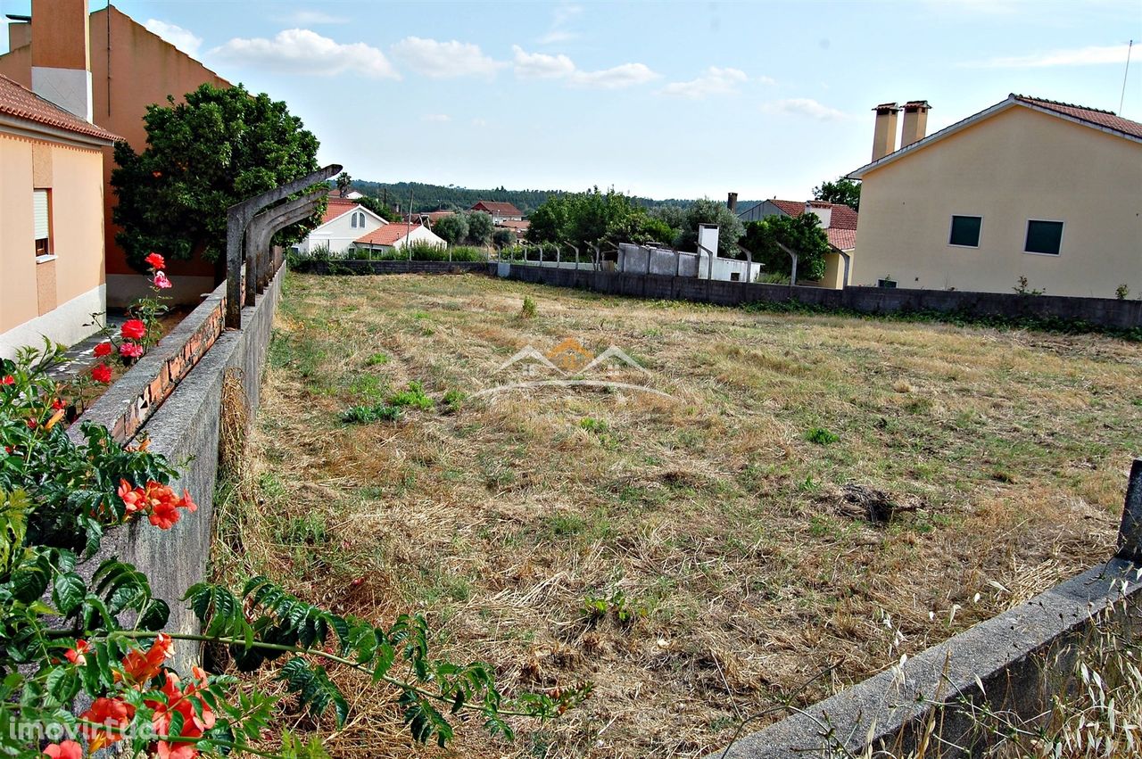 Terreno com viabilidade de construção