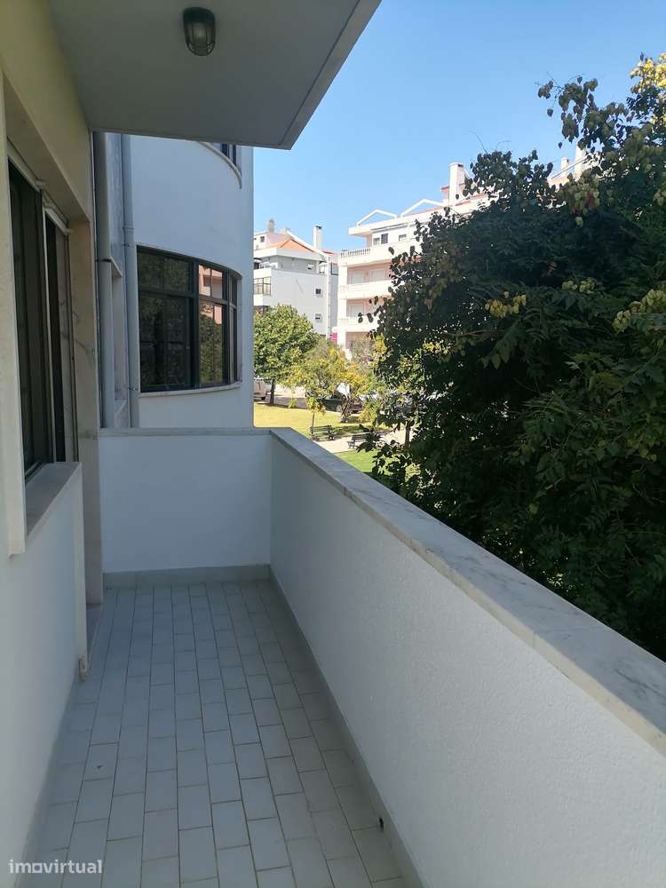 T3 Centro de Queijas, Oeiras. Com Parqueamento e Arrecadação.-34