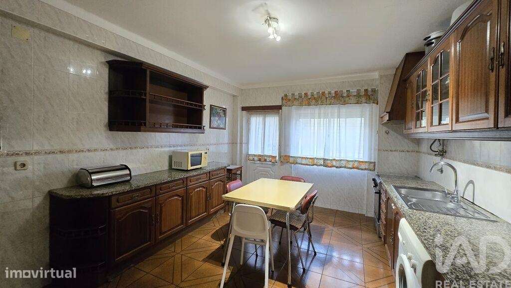 Apartamento T2 em Cadaval e Pêro Moniz de 100 m2 - Grande imagem: 2/12