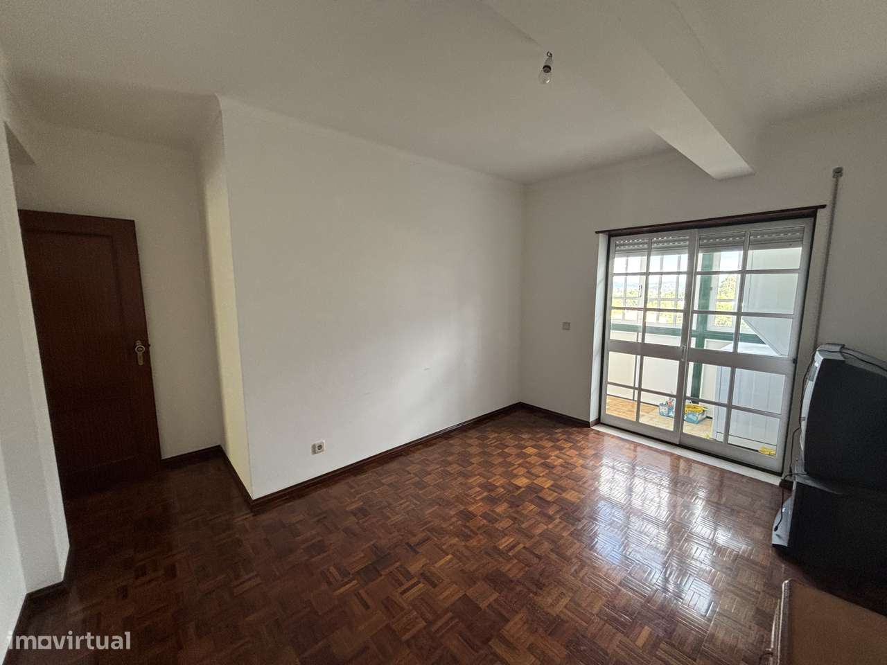 T3 - Apartamento 2 andar / Sem Elevador - Grande imagem: 4/13