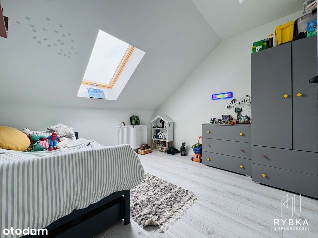 Nowoczesny dom w zabudowie szeregowej z ogrodem-13