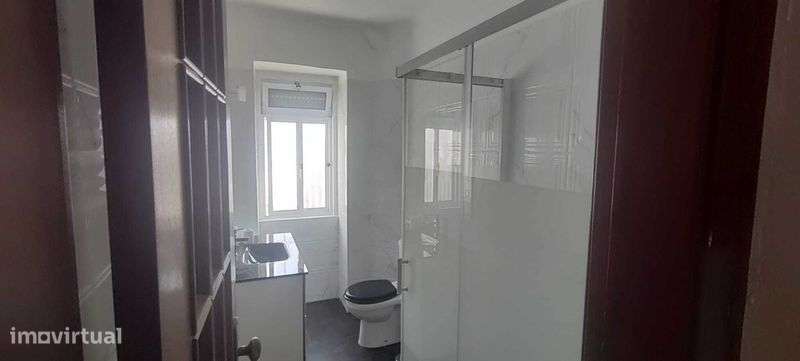 T 1, todo restaurado, na Amadora - Grande imagem: 5/5