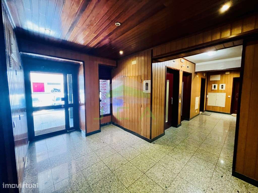 Apartamento totalmente mobilado e equipado - Grande imagem: 2/11