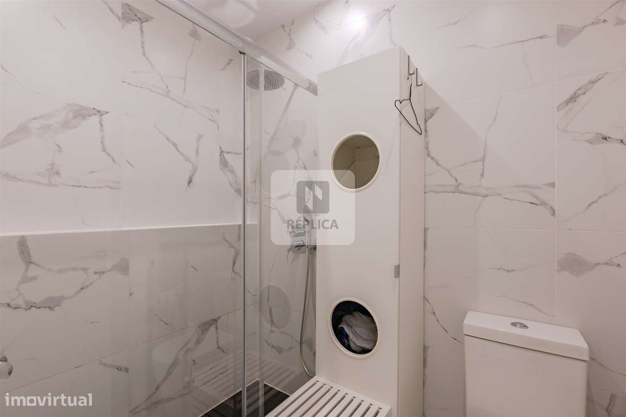 Apartamento T2 Renovado no Bonfim, Porto-23