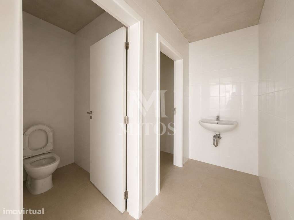 Armazém com 193 m² para venda em Darque - Viana do Castelo-5