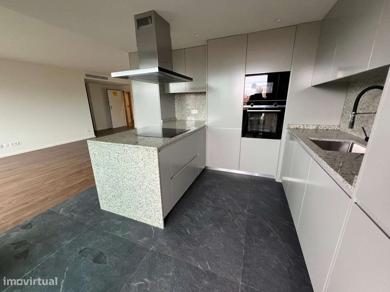 T2 Fabuloso Gaia Av.  República Metro S.  Ovídio Lugar  Garagem  Duplo-2