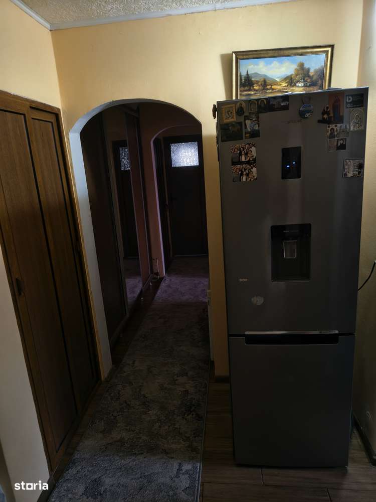 Vând apartament 3 camere zona piata - Imagine principală: 4/19